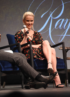 Alice Eve feet photo thumbnail