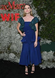 Alice Eve feet photo thumbnail