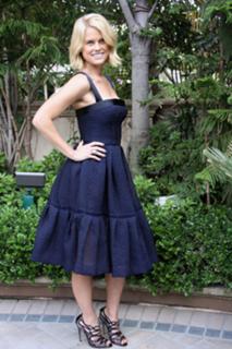 Alice Eve feet photo thumbnail