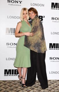 Alice Eve feet photo thumbnail
