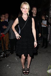 Alice Eve feet photo thumbnail