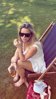 Alice Eve feet photo 4