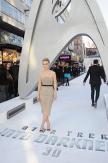 Alice Eve feet photo thumbnail
