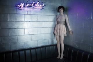Alice Glass feet photo 3