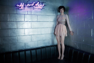 Alice Glass feet photo 16