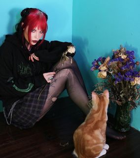 Alice Glass feet photo 11