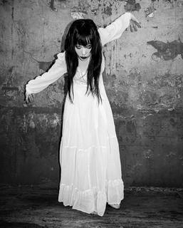 Alice Glass feet photo 6