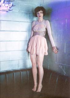 Alice Glass feet photo 2