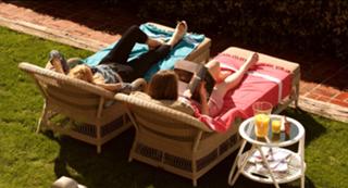 Alice Isaaz feet photo thumbnail