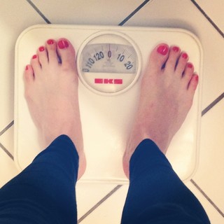 Alice Isaaz feet photo thumbnail