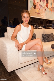 Alice Isaaz feet photo thumbnail