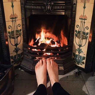 Alice Levine feet photo thumbnail