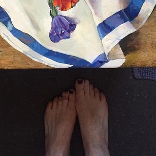 Alice Levine feet photo thumbnail