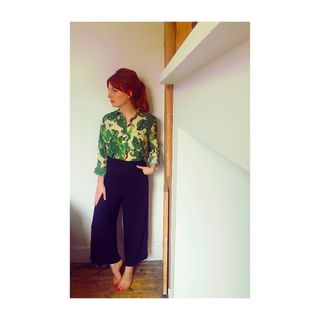 Alice Levine feet photo thumbnail