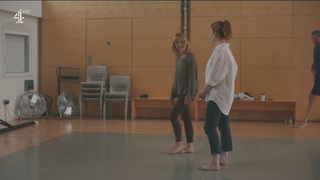 Alice Levine feet photo thumbnail