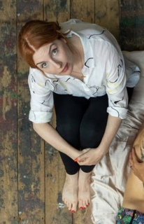 Alice Levine feet photo thumbnail