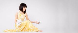 Alice-Sara Ott feet photo 7
