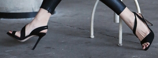 Alice-Sara Ott feet photo 20
