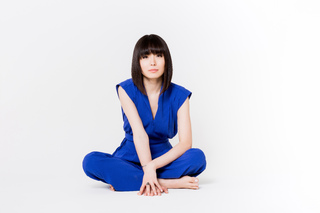Alice-Sara Ott feet photo 17