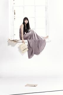Alice-Sara Ott feet photo 2