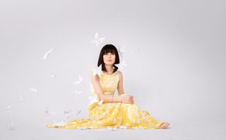 Alice-Sara Ott feet photo 4
