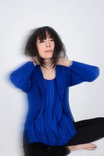 Alice-Sara Ott feet photo 20