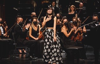 Alice-Sara Ott feet photo 16