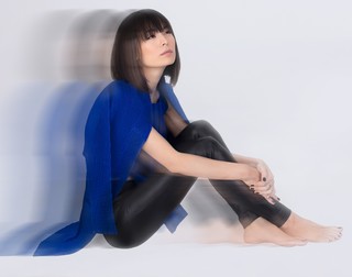Alice-Sara Ott feet photo 19