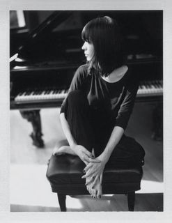 Alice-Sara Ott feet photo 9