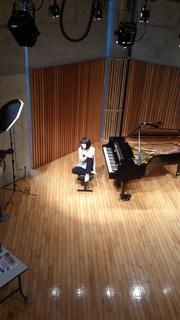 Alice-Sara Ott feet photo 7