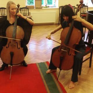 Alice-Sara Ott feet photo 2