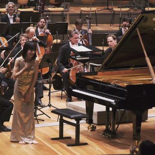 Alice-Sara Ott feet photo 14