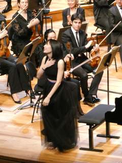 Alice-Sara Ott feet photo 15