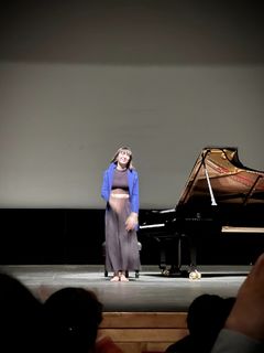 Alice-Sara Ott feet photo 10