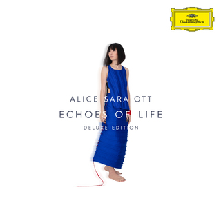 Alice-Sara Ott feet photo 5