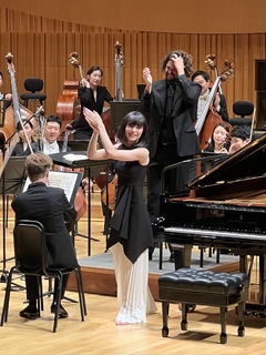 Alice-Sara Ott feet photo 9