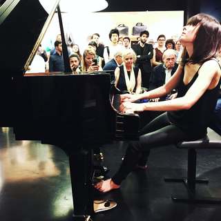 Alice-Sara Ott feet photo 10