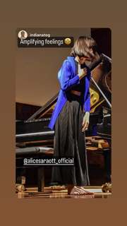Alice-Sara Ott feet photo 6