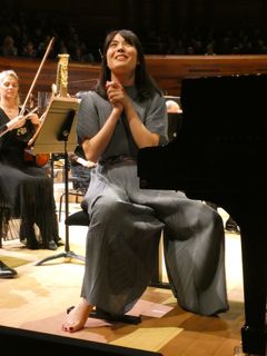Alice-Sara Ott feet photo 7