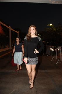Alice Wegmann feet photo thumbnail