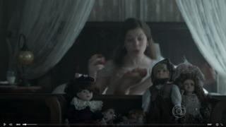 Alice Wegmann feet photo thumbnail