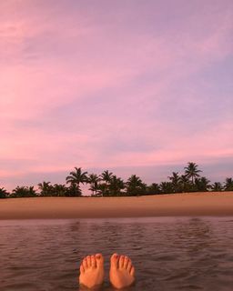 Alice Wegmann feet photo thumbnail