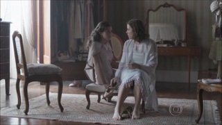 Alice Wegmann feet photo thumbnail