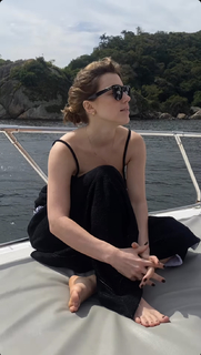 Alice Wegmann feet photo thumbnail