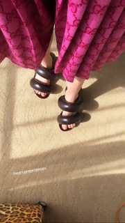 Alice Wegmann feet photo thumbnail