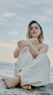 Alice Wegmann feet photo thumbnail