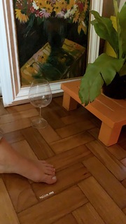 Alice Wegmann feet photo thumbnail