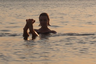 Alice Wegmann feet photo thumbnail