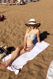 Alicia Agneson feet photo 2