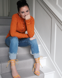 Alicia Agneson feet photo 2